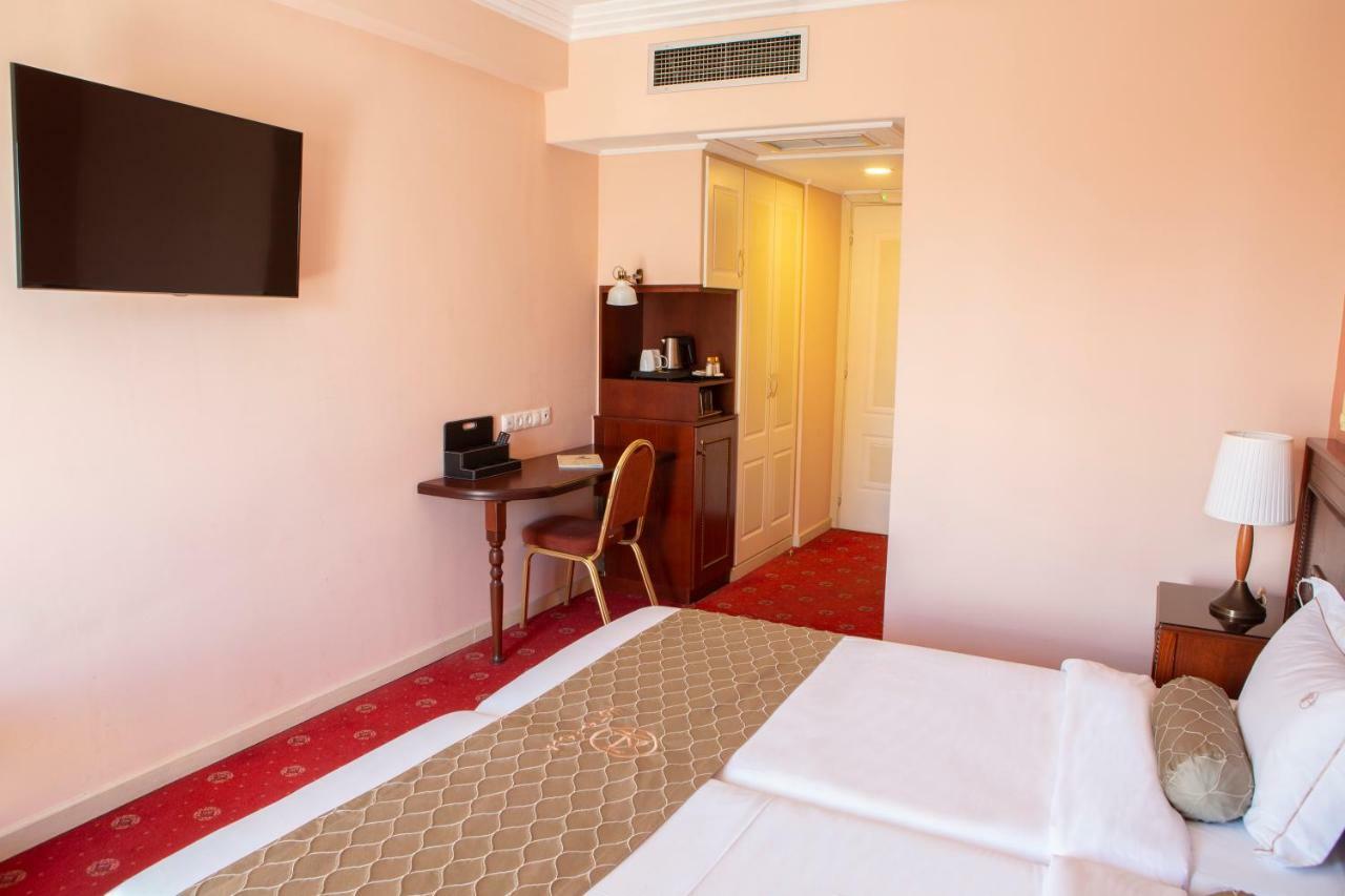 Hotel Pella Janicá Kültér fotó