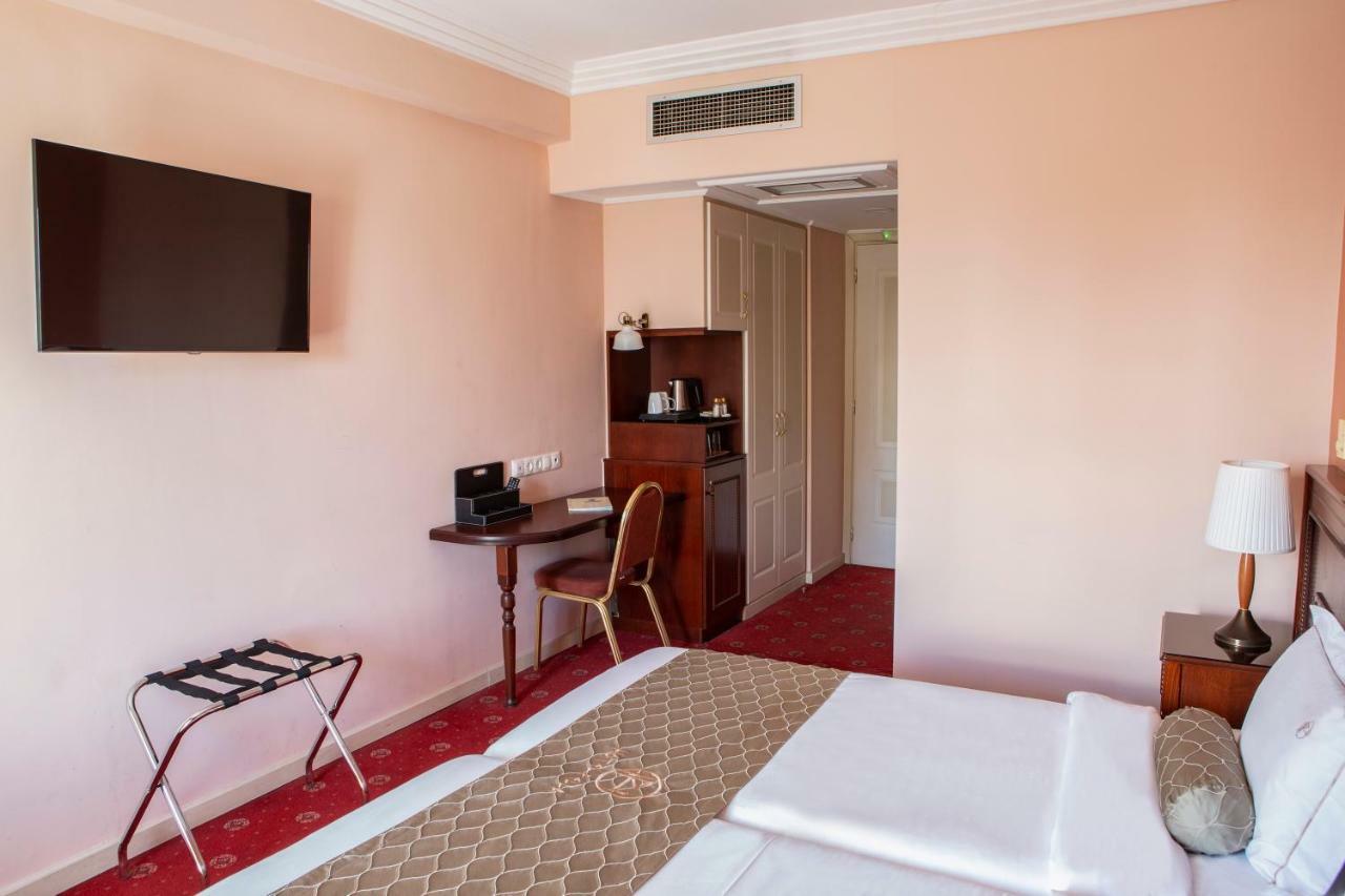Hotel Pella Janicá Kültér fotó