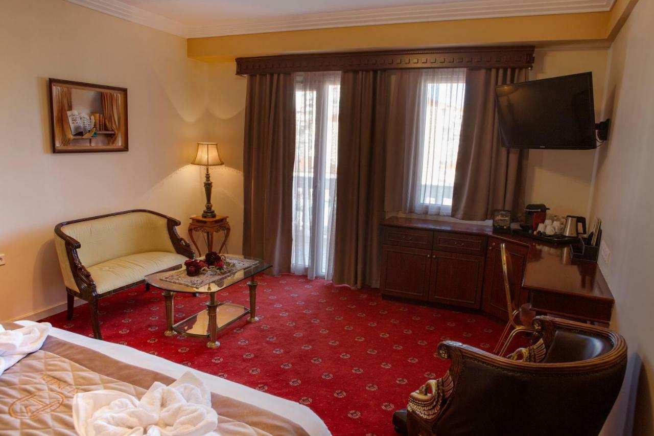 Hotel Pella Janicá Kültér fotó