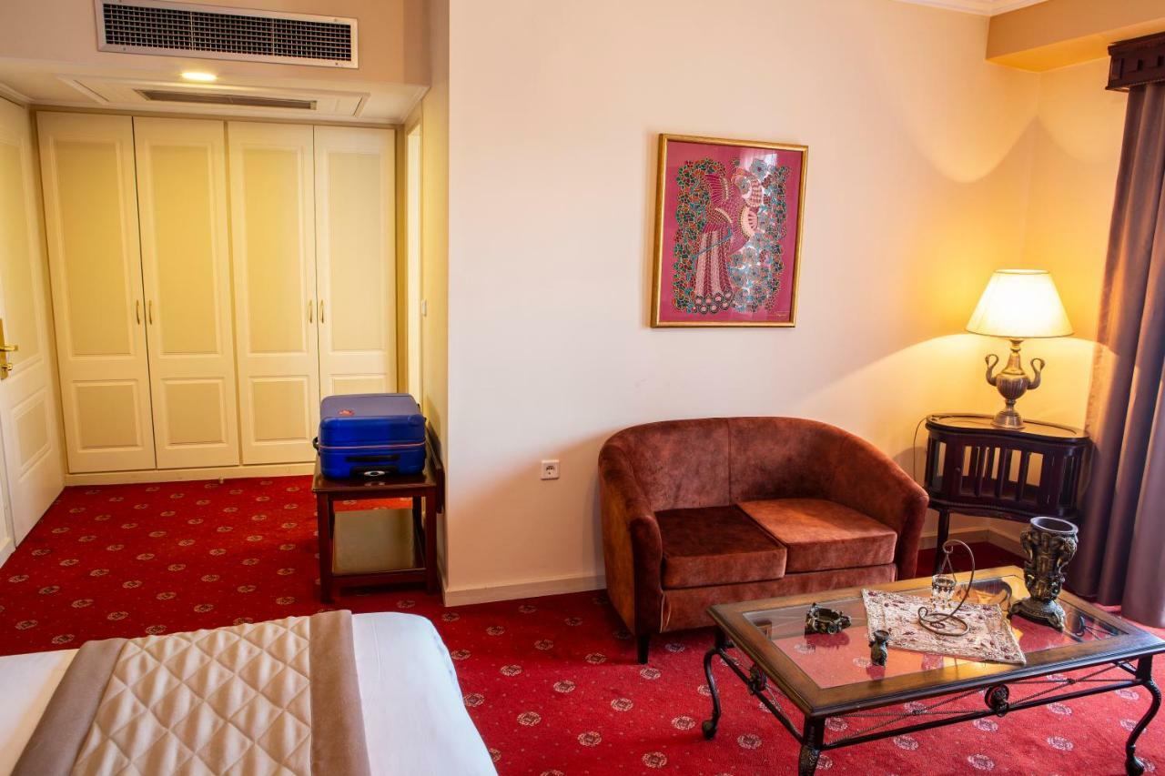 Hotel Pella Janicá Kültér fotó