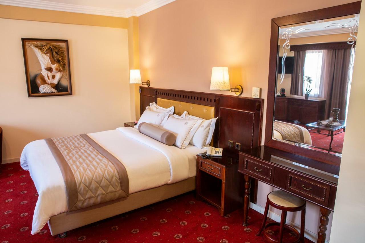 Hotel Pella Janicá Kültér fotó