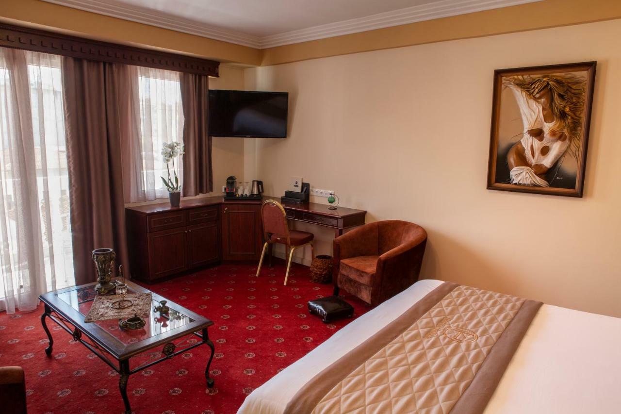 Hotel Pella Janicá Kültér fotó