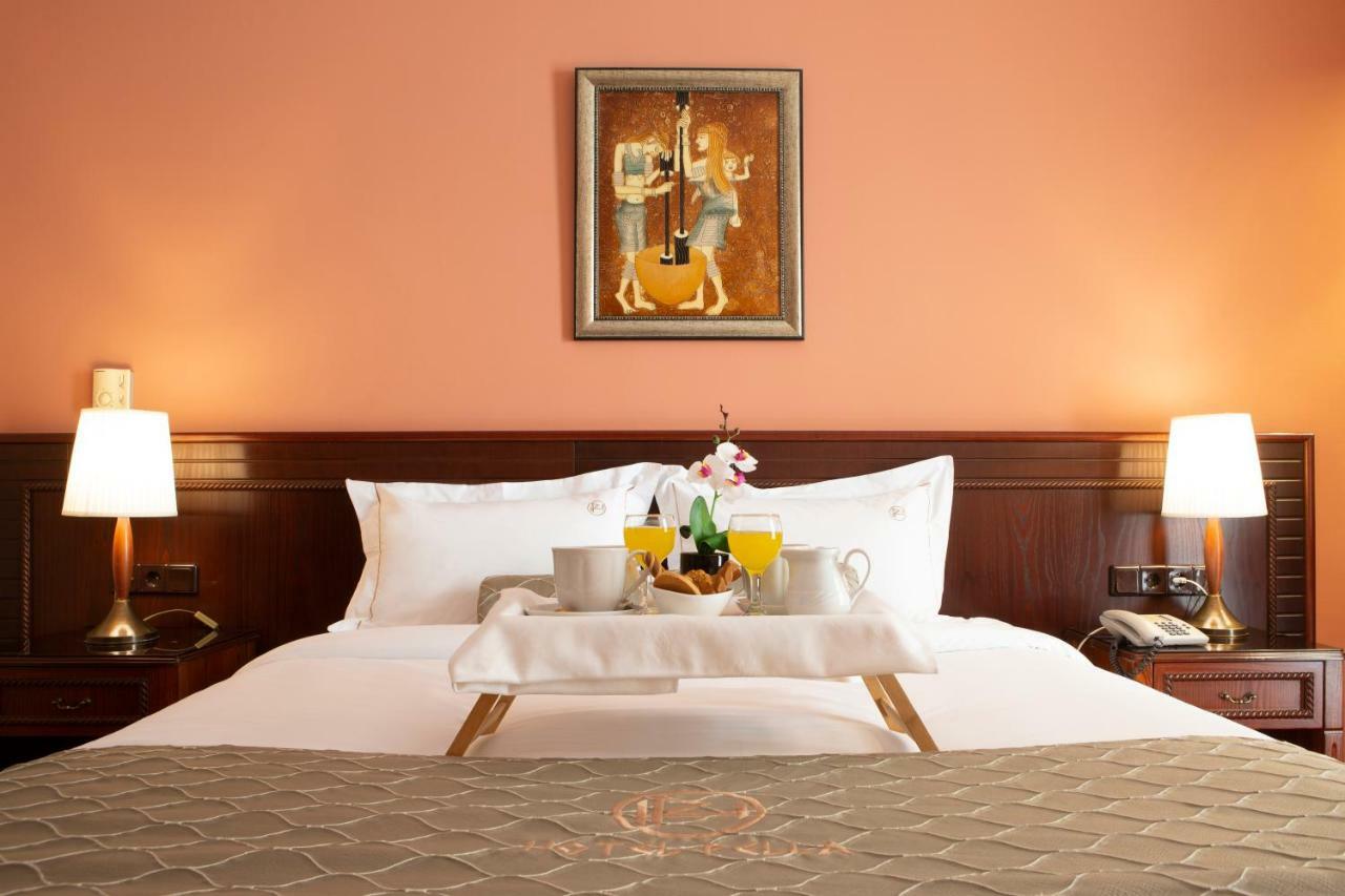 Hotel Pella Janicá Kültér fotó