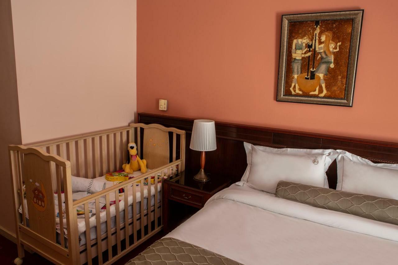 Hotel Pella Janicá Kültér fotó