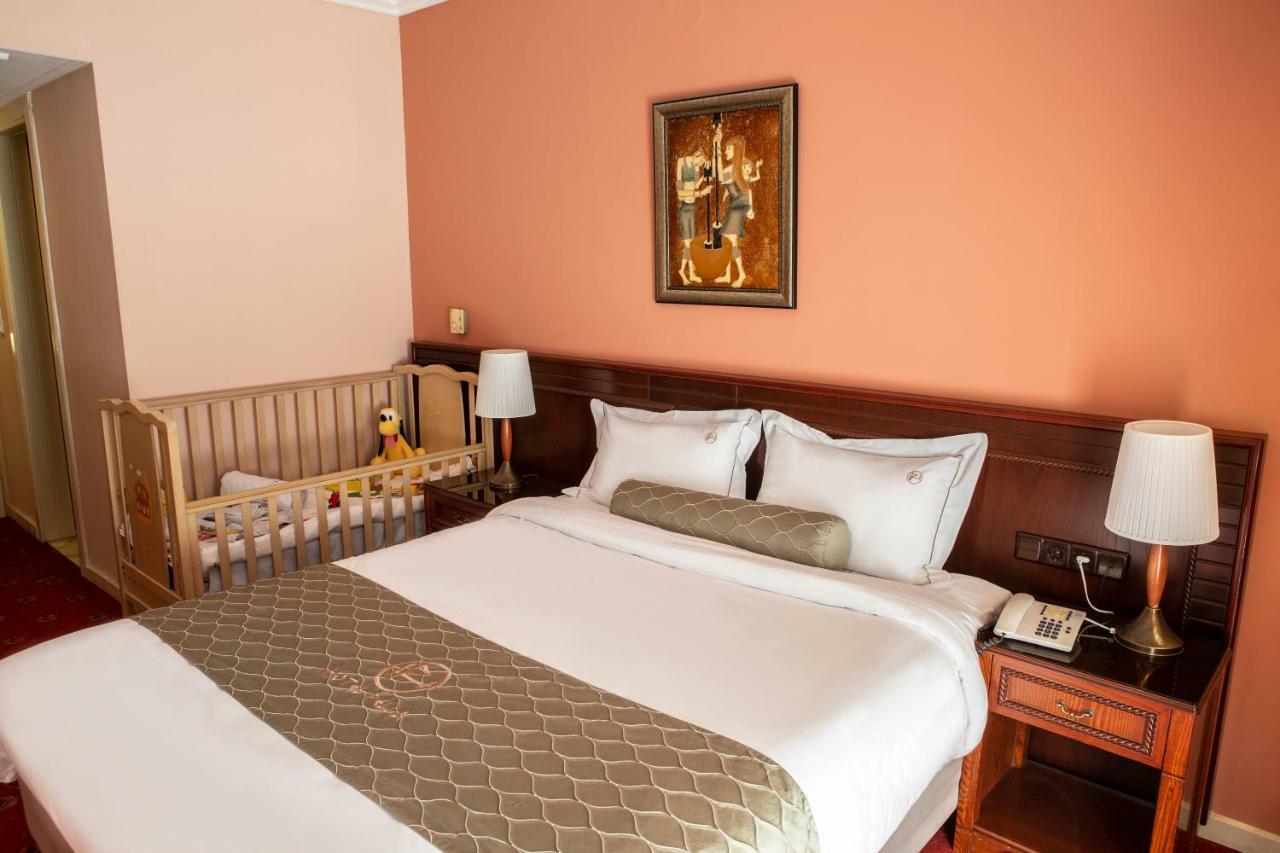 Hotel Pella Janicá Kültér fotó
